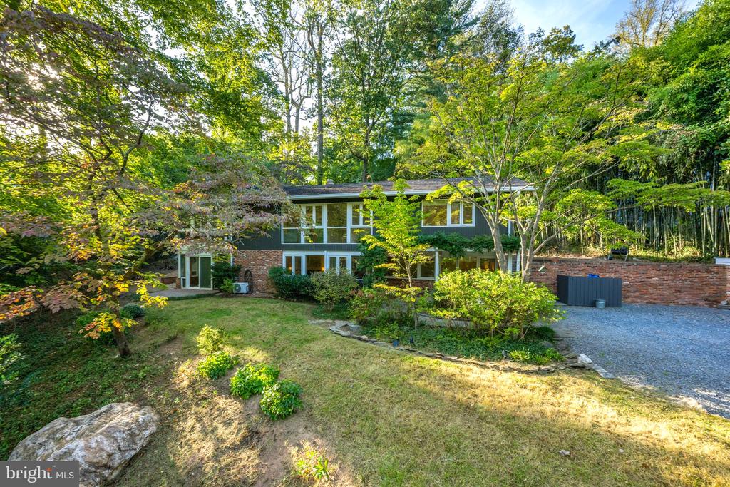 7108 BROXBURN DRIVE