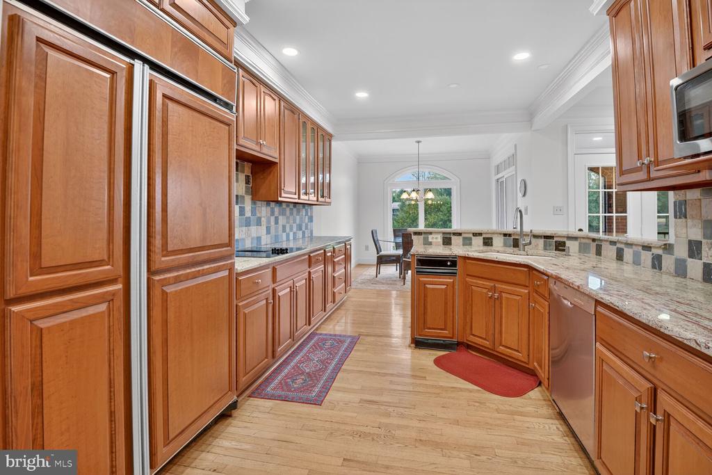 9412 TURNBERRY DRIVE