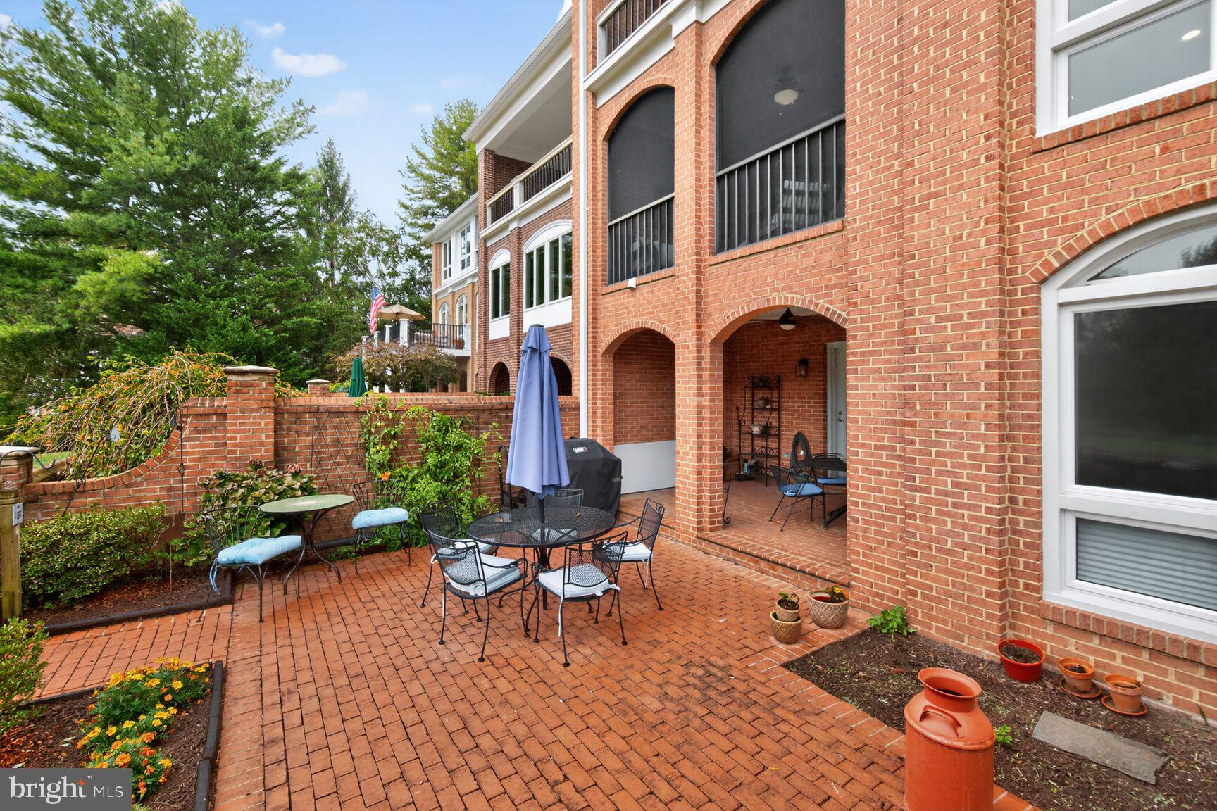 9412 TURNBERRY DRIVE