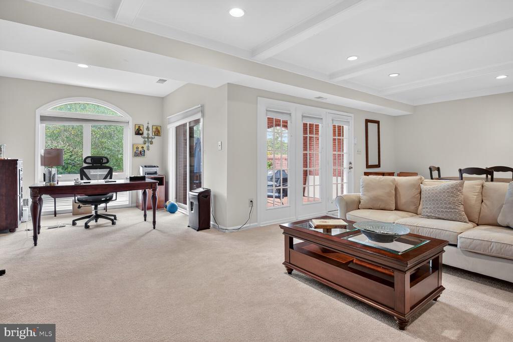 9412 TURNBERRY DRIVE