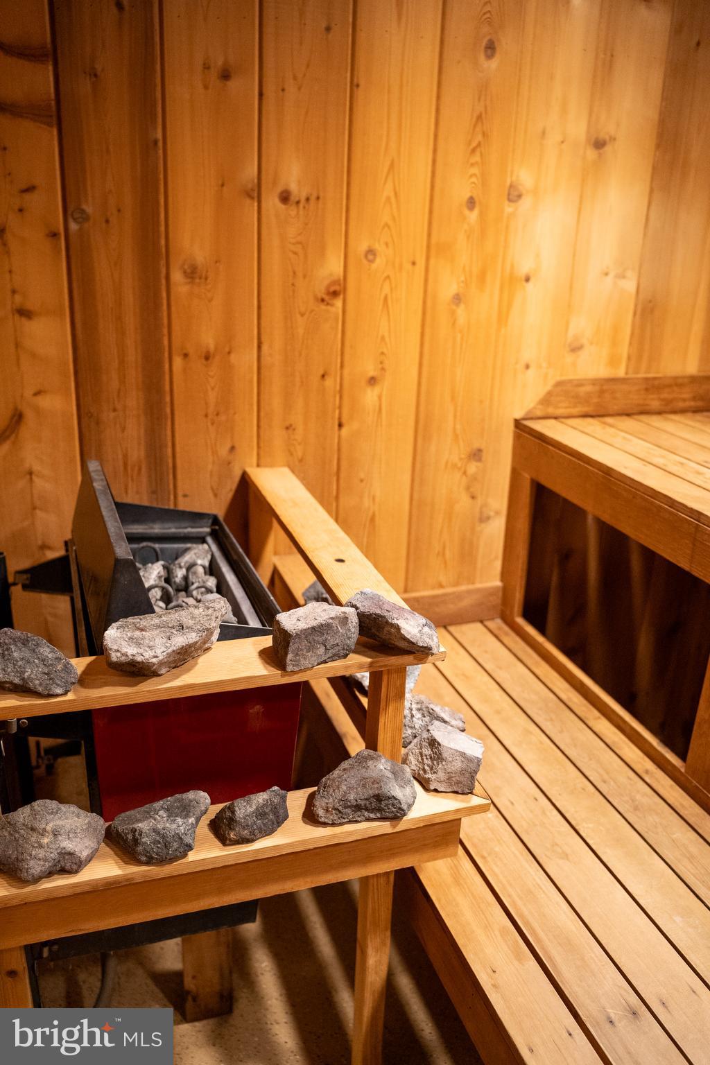 4601 N PARK AVENUE 1212