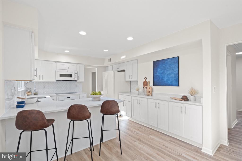 2 BEAUVOIR COURT