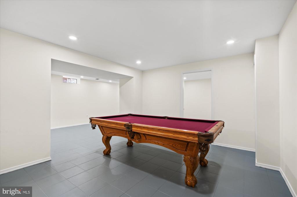2 BEAUVOIR COURT