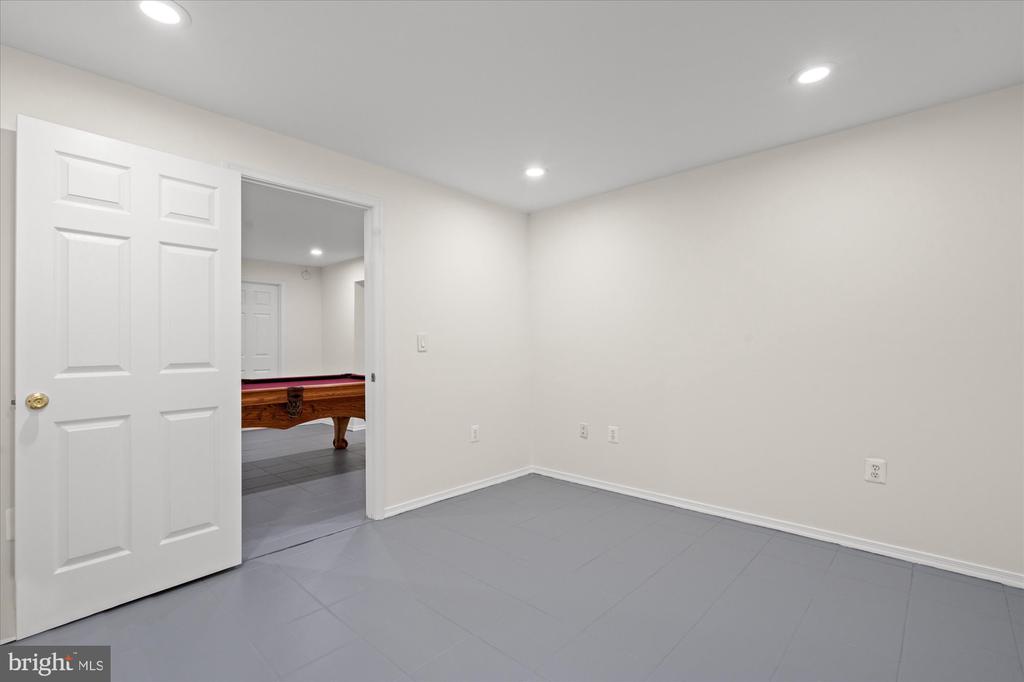 2 BEAUVOIR COURT