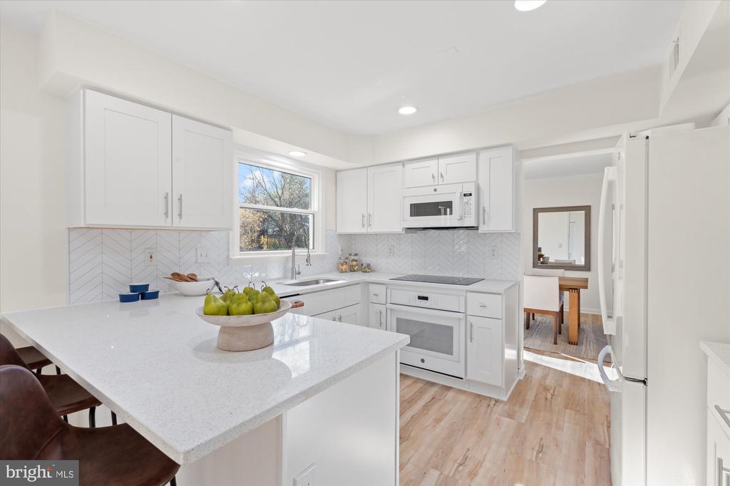 2 BEAUVOIR COURT