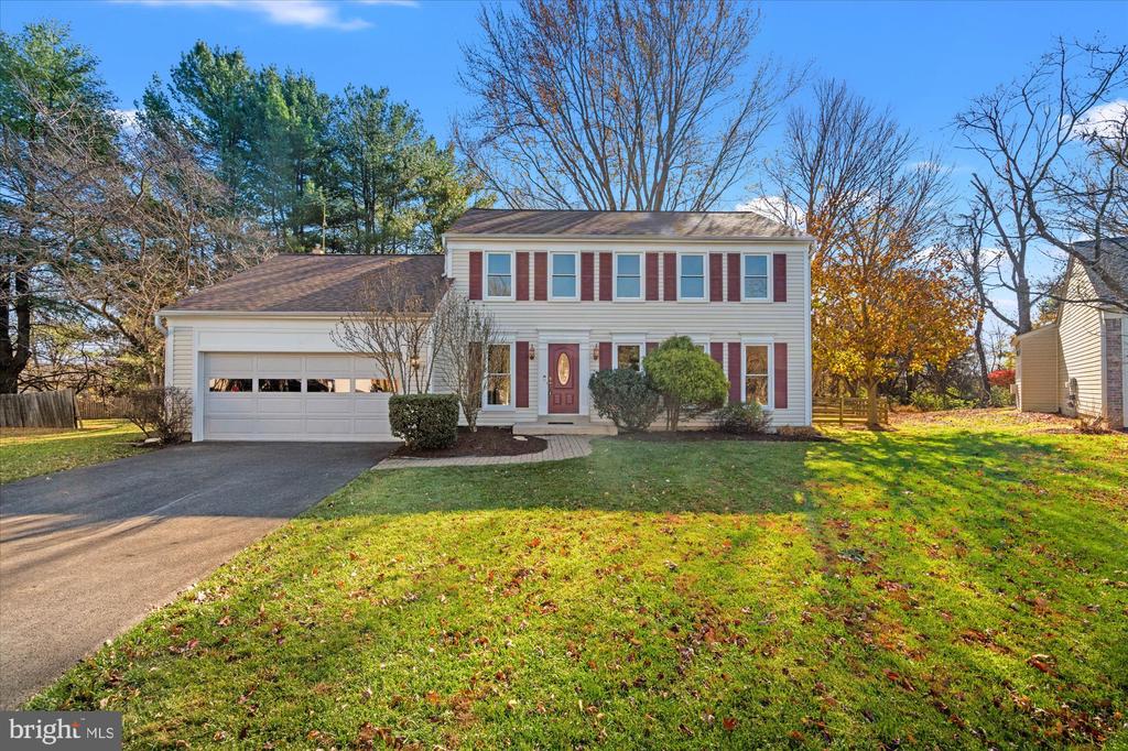 2 BEAUVOIR COURT