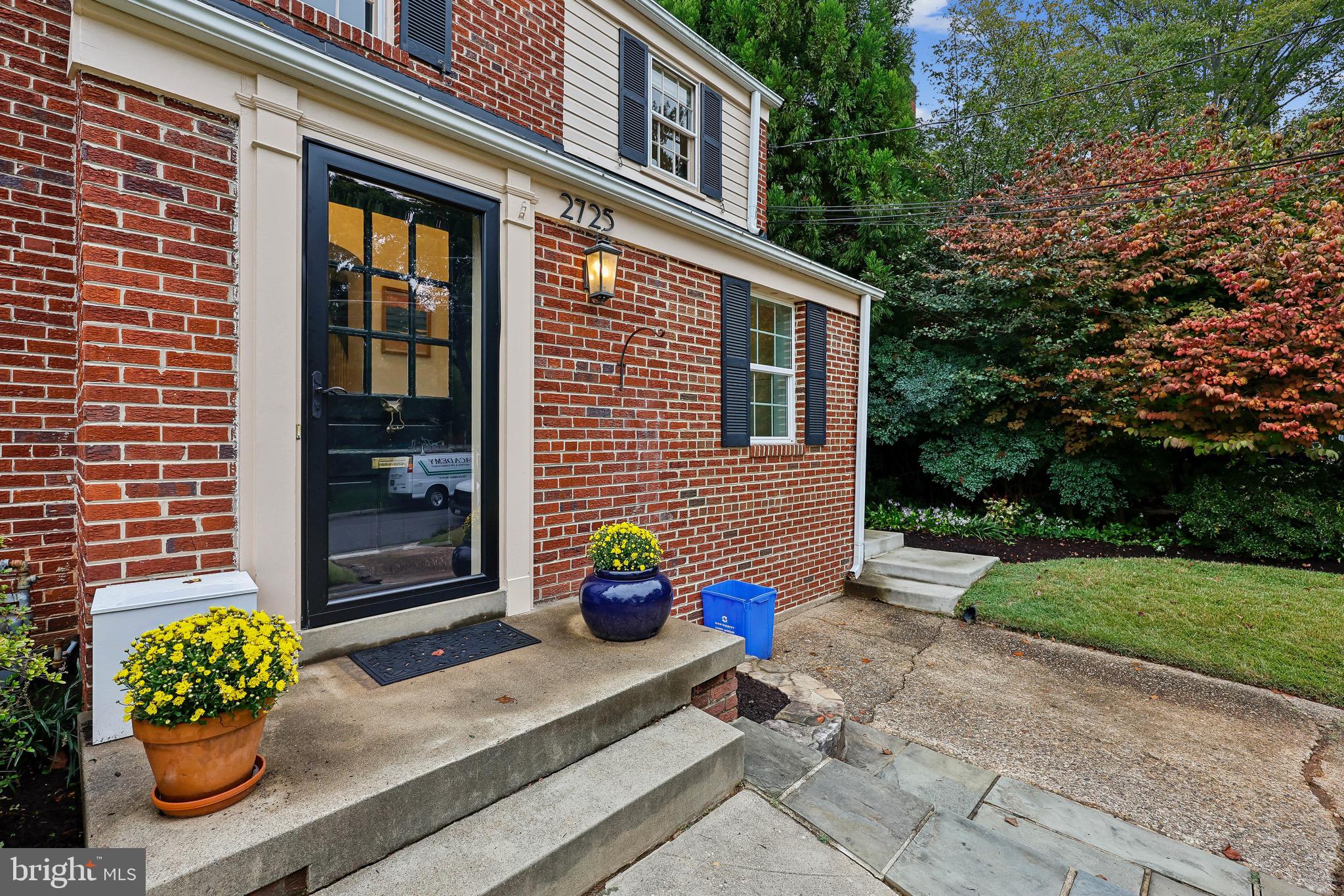 2725 WASHINGTON AVENUE