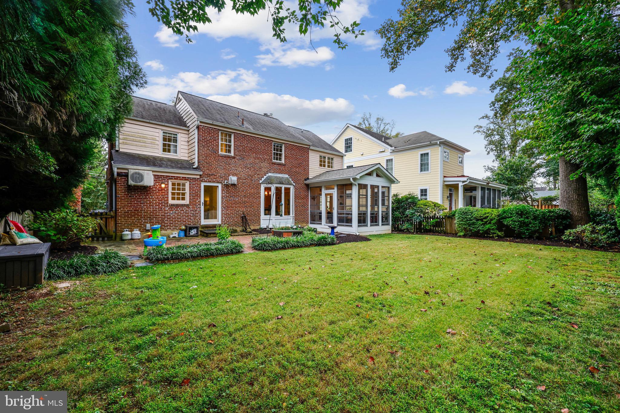 2725 WASHINGTON AVENUE