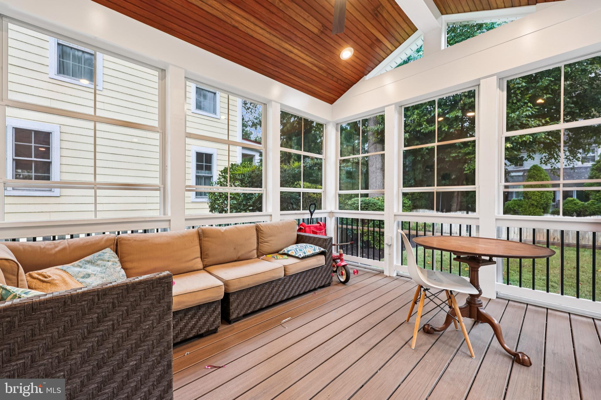 2725 WASHINGTON AVENUE