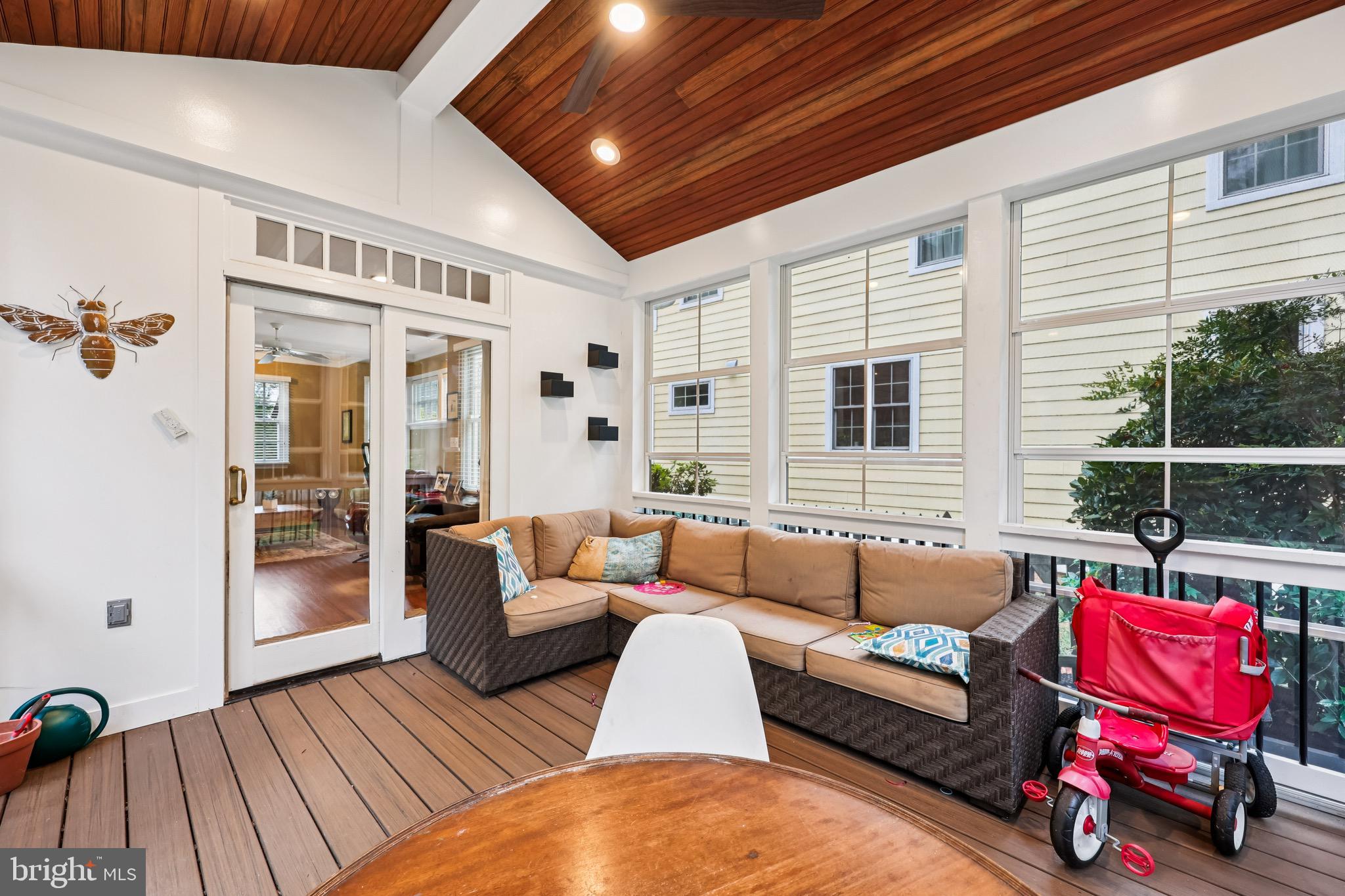 2725 WASHINGTON AVENUE