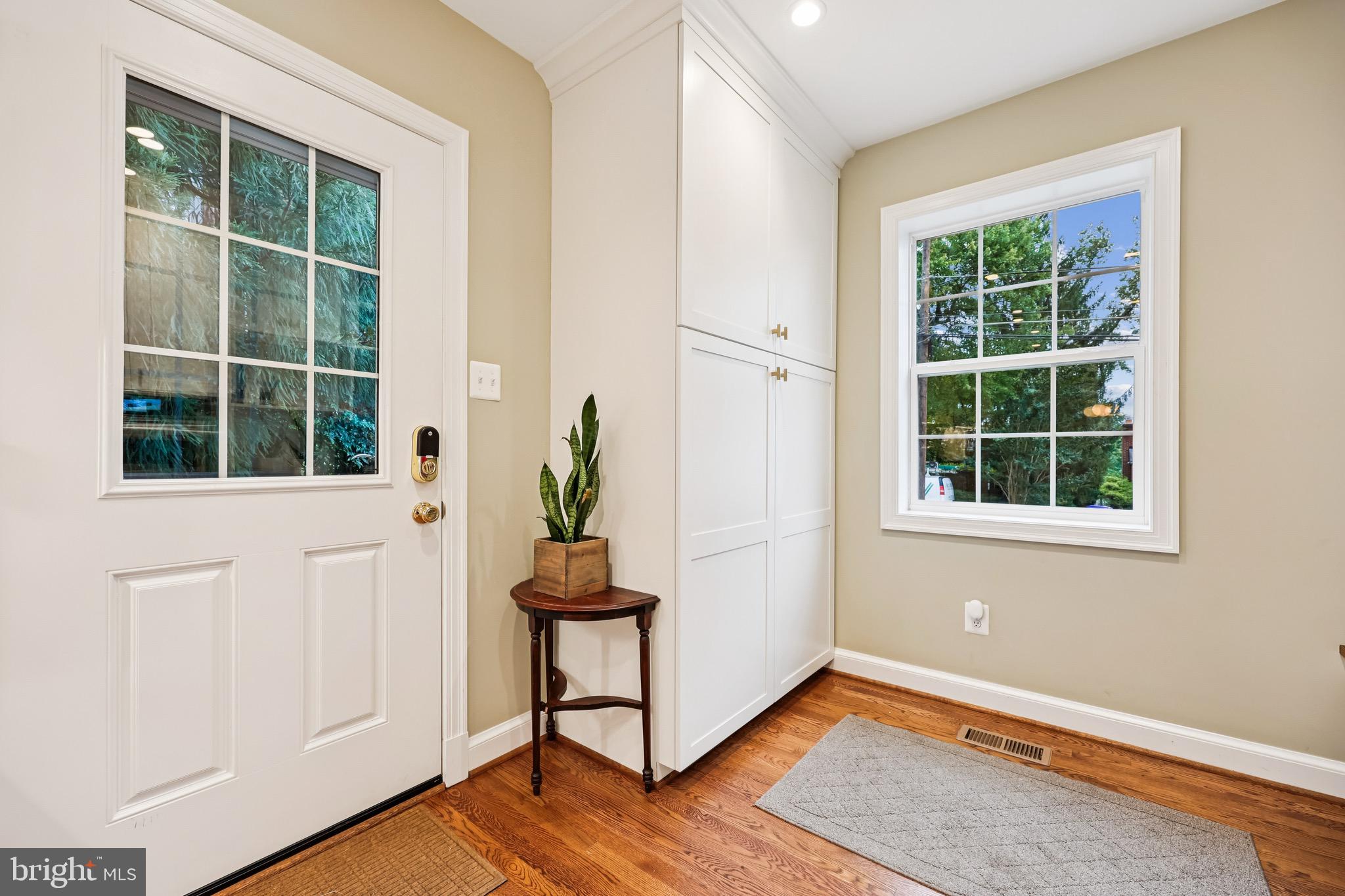 2725 WASHINGTON AVENUE