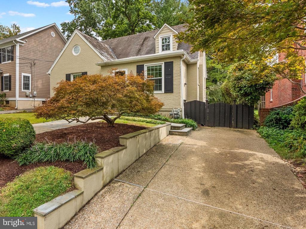 4903 CHEVY CHASE BOULEVARD