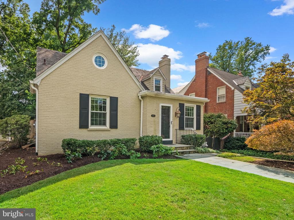 4903 CHEVY CHASE BOULEVARD