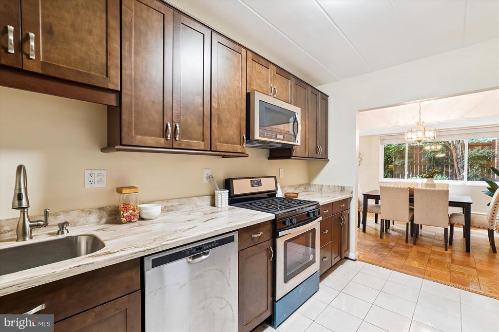 4800 CHEVY CHASE DRIVE 101