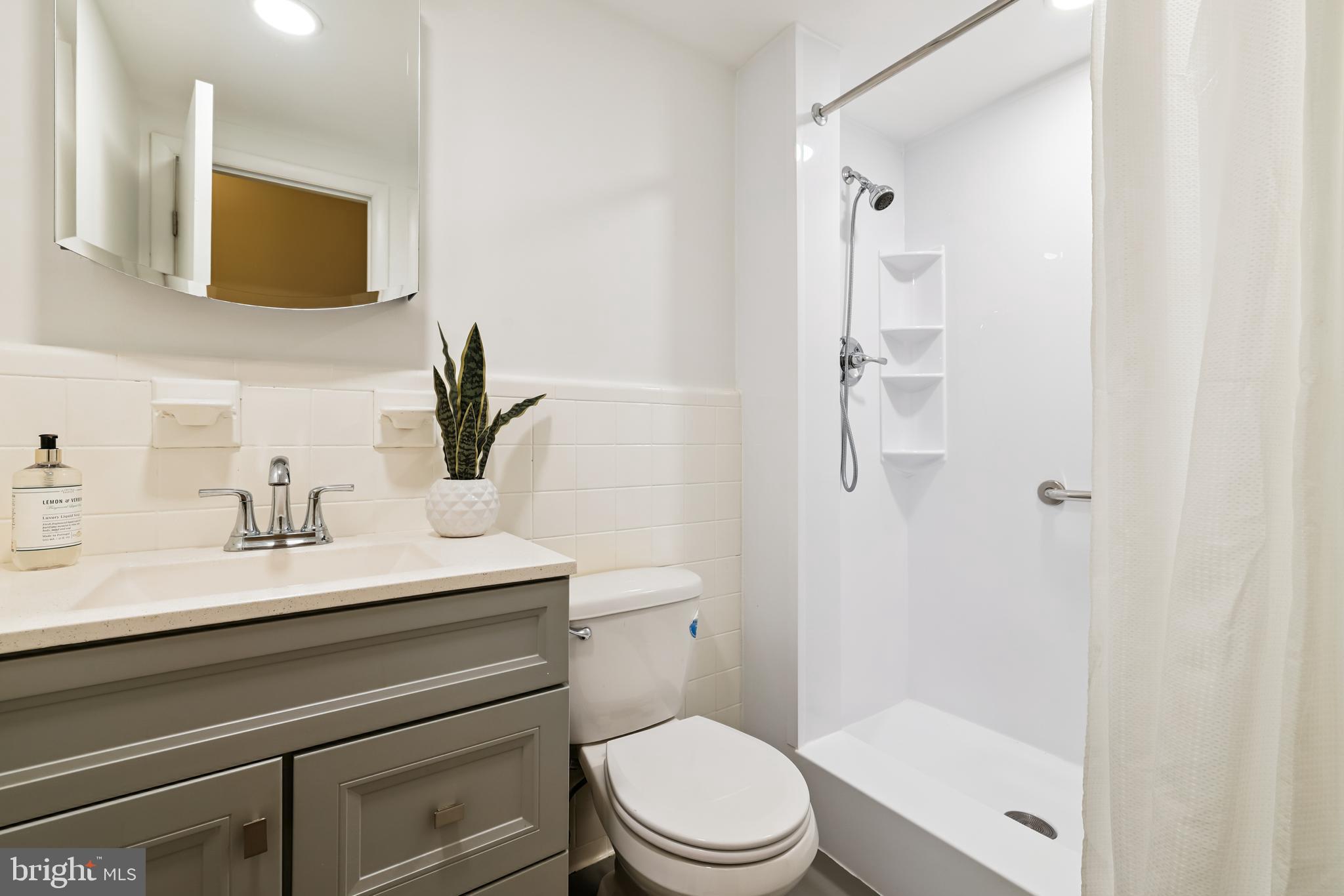 4800 CHEVY CHASE DRIVE 101