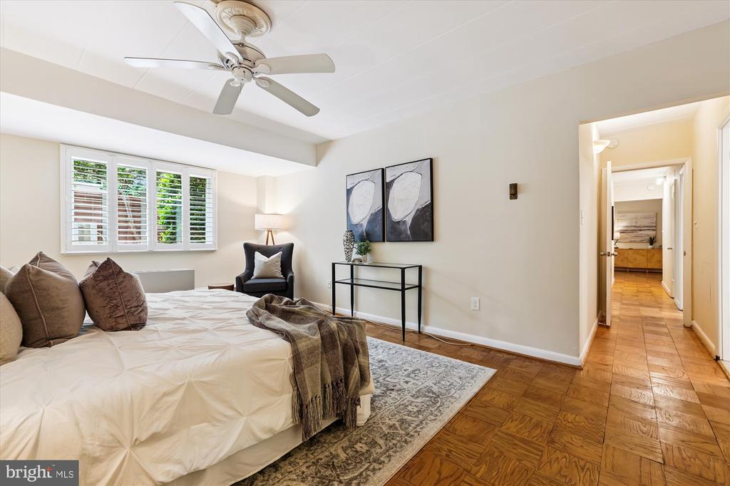4800 CHEVY CHASE DRIVE 101