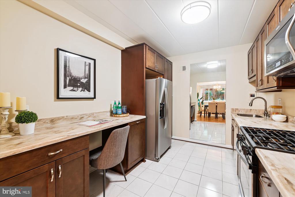 4800 CHEVY CHASE DRIVE 101
