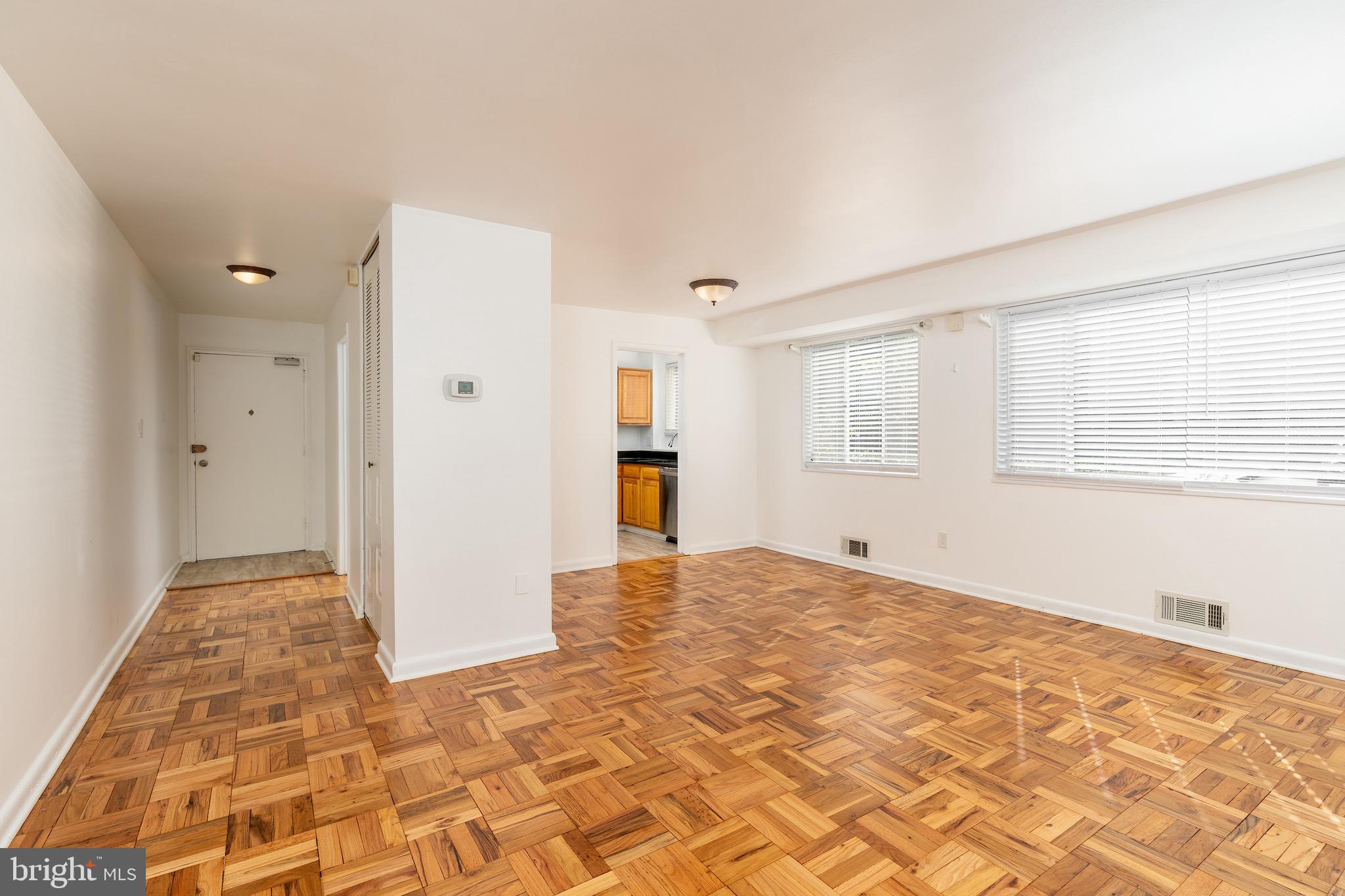 10423 MONTROSE AVENUE 10423