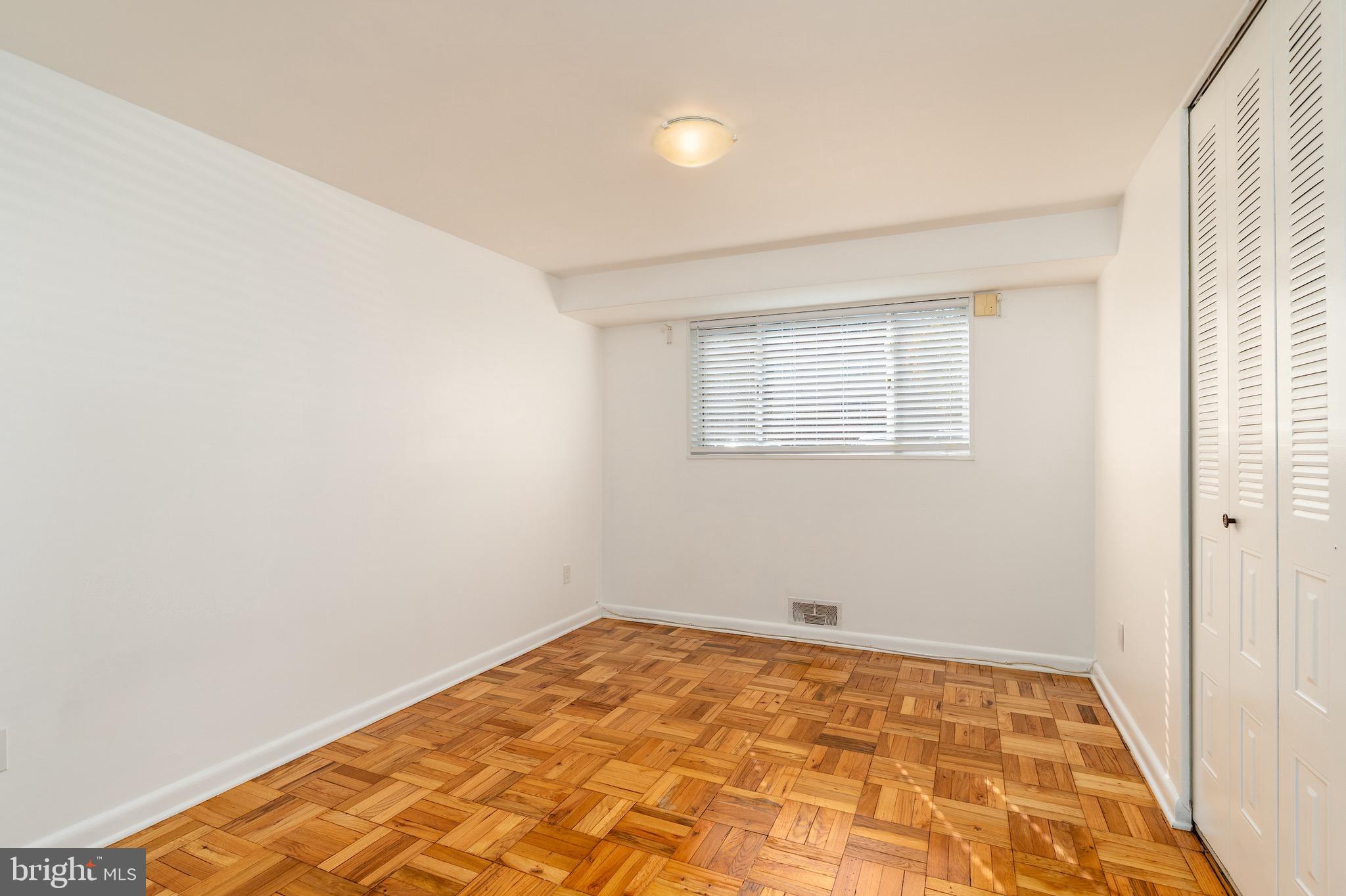 10423 MONTROSE AVENUE 10423