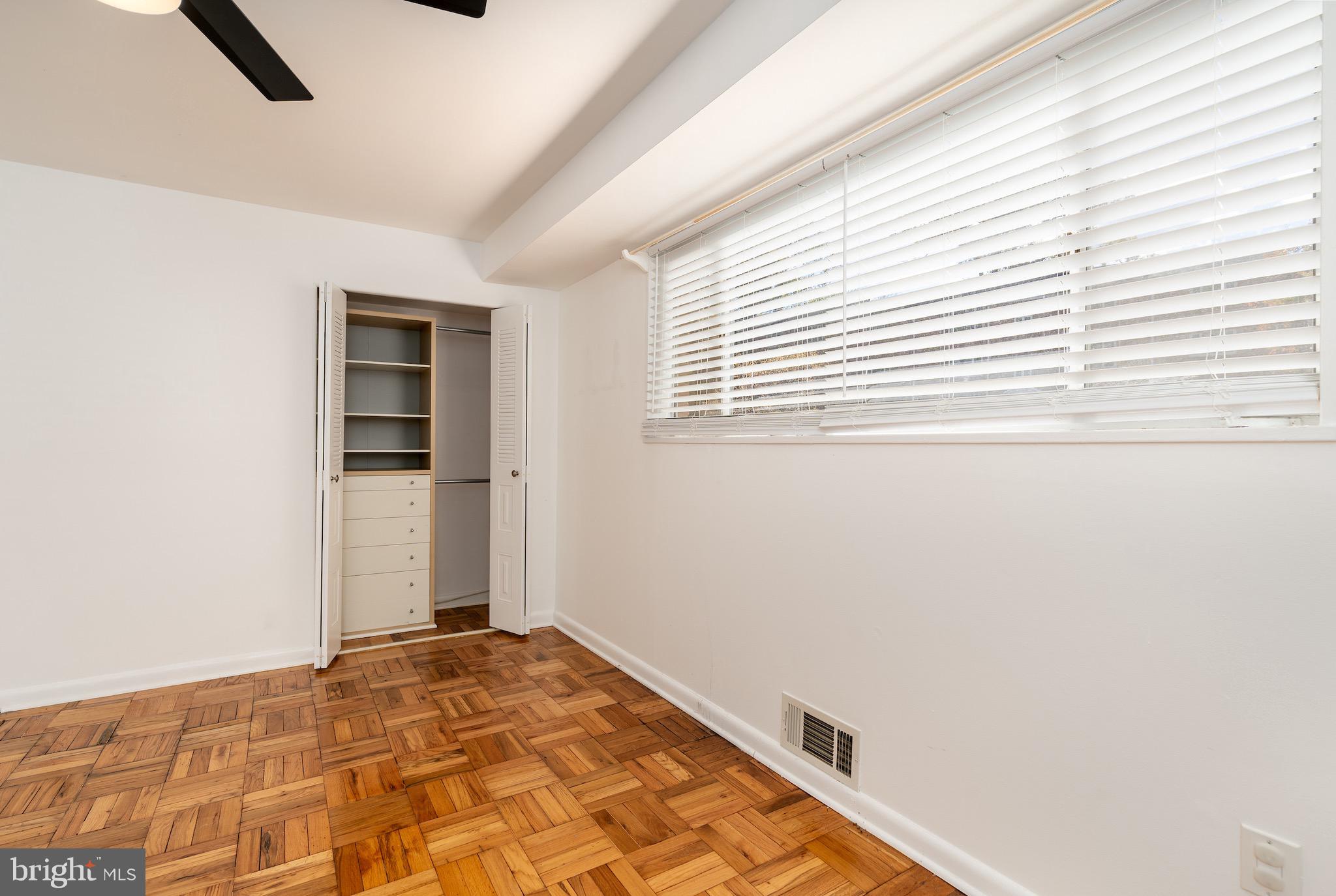 10423 MONTROSE AVENUE 10423