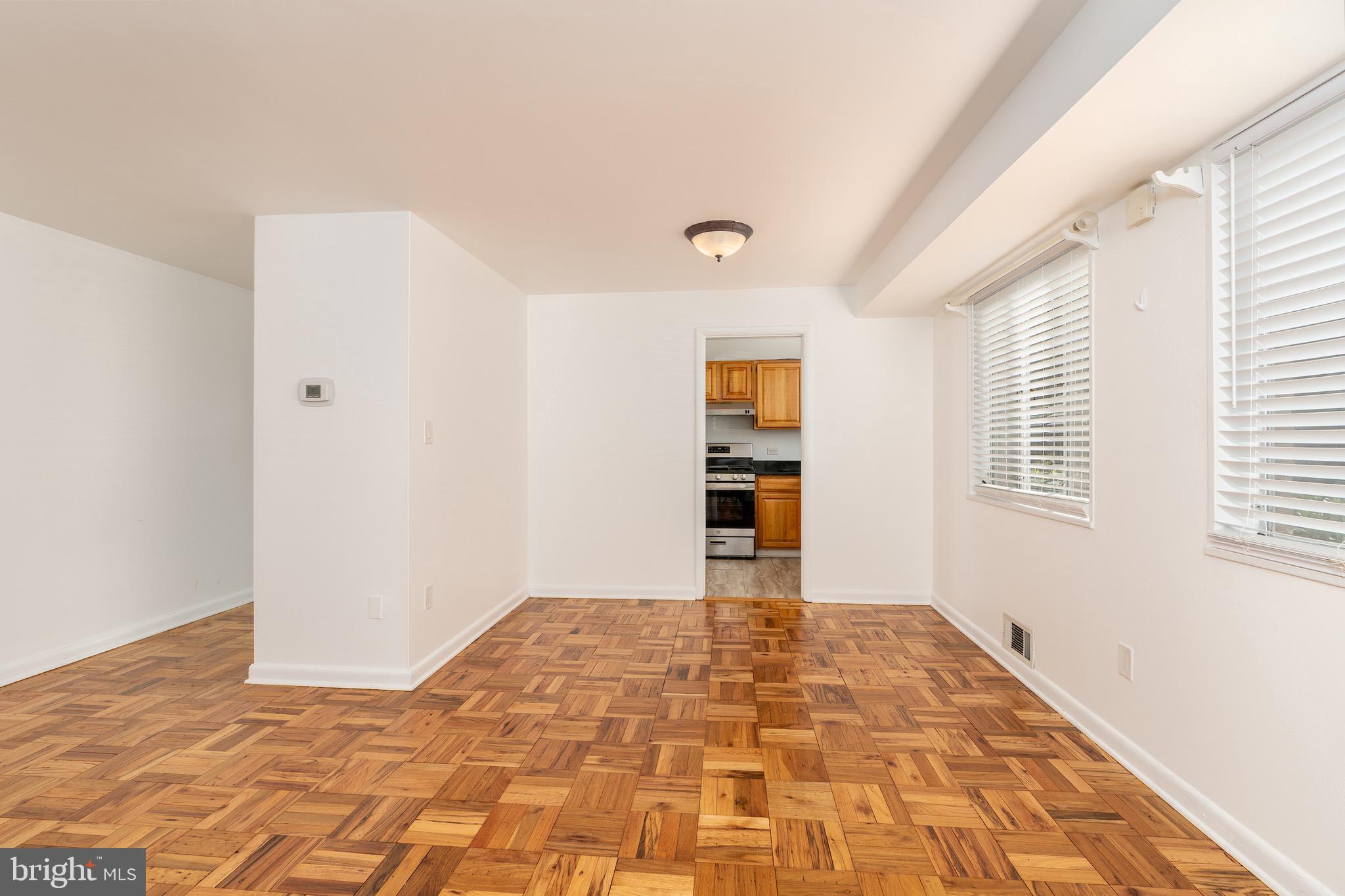 10423 MONTROSE AVENUE 10423