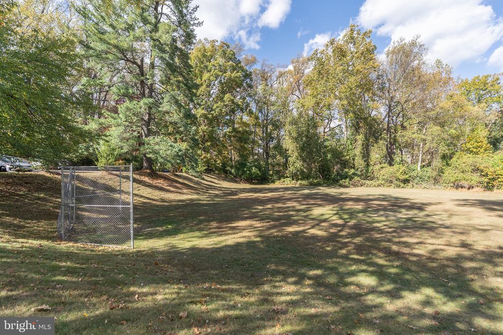 10423 MONTROSE AVENUE 10423
