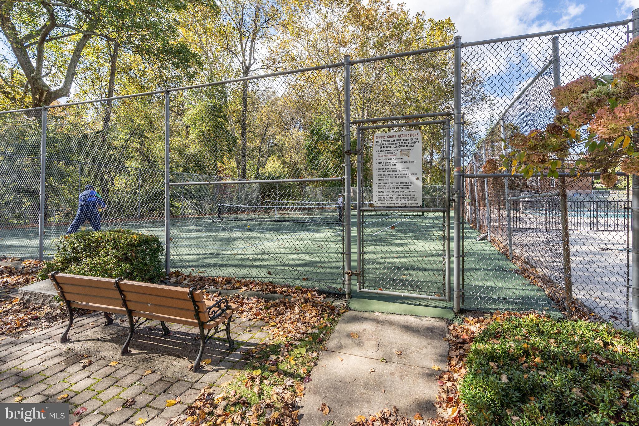 10423 MONTROSE AVENUE 10423