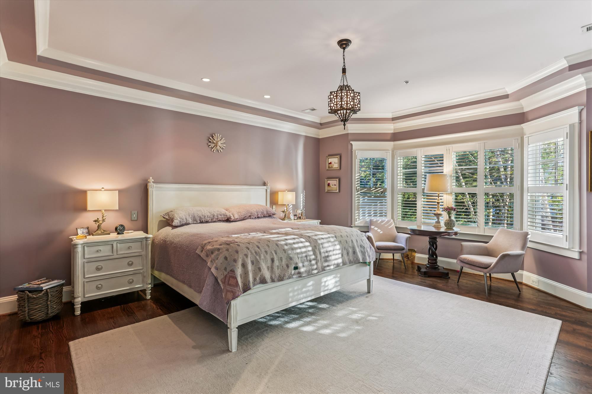 5502 ROOSEVELT STREET