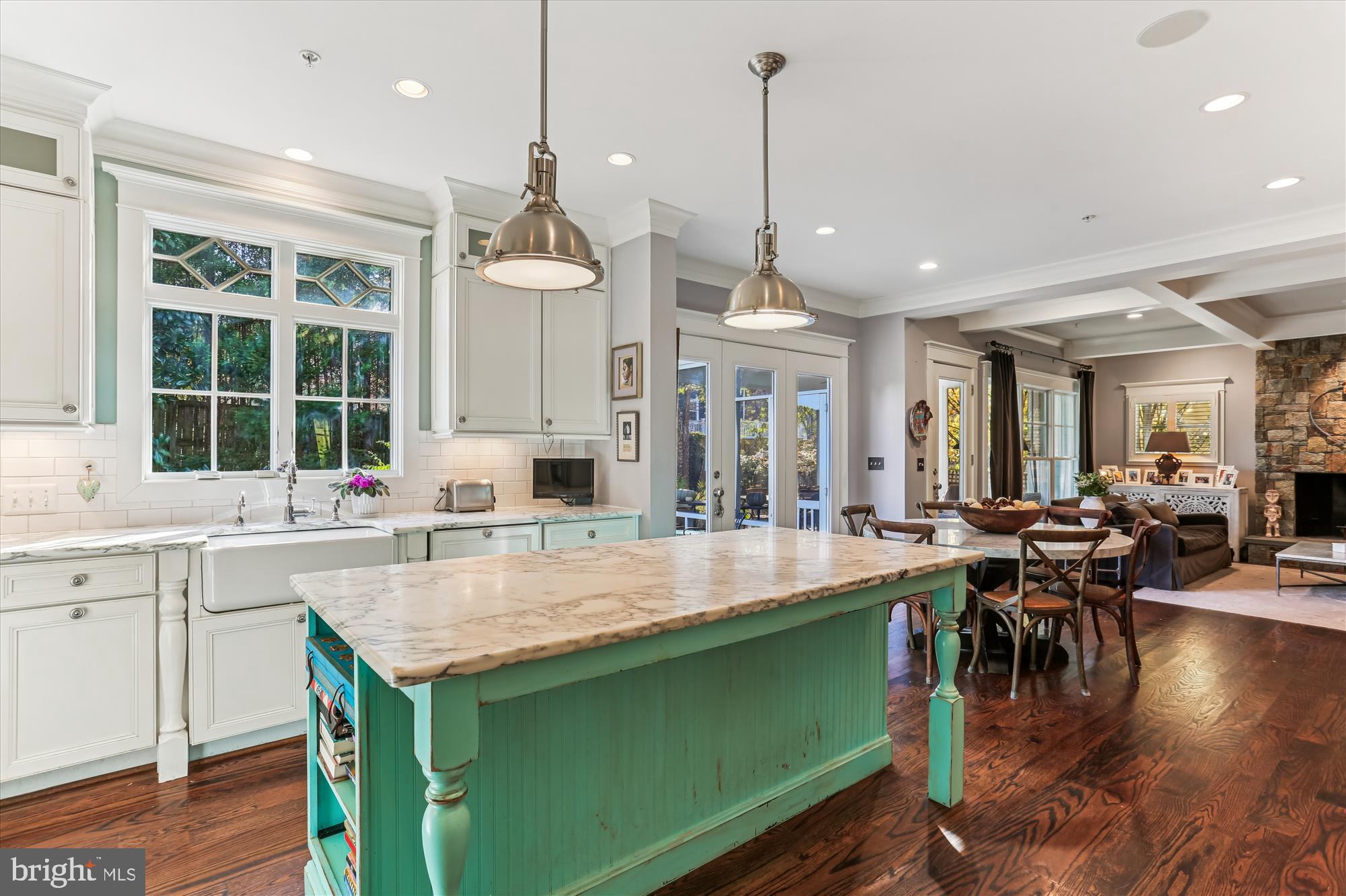 5502 ROOSEVELT STREET