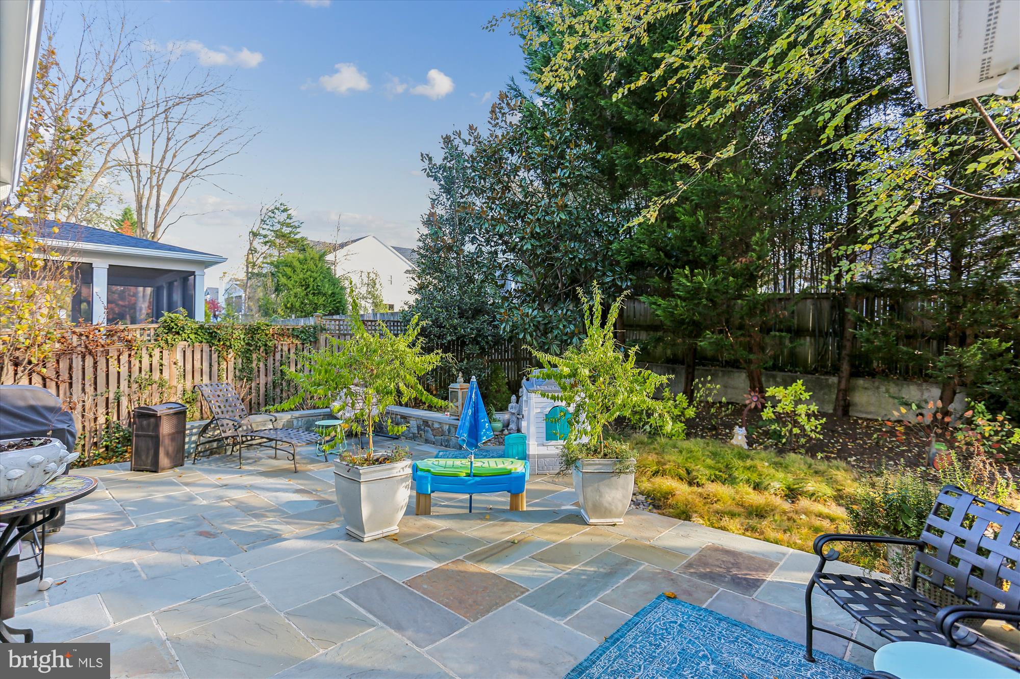 5502 ROOSEVELT STREET