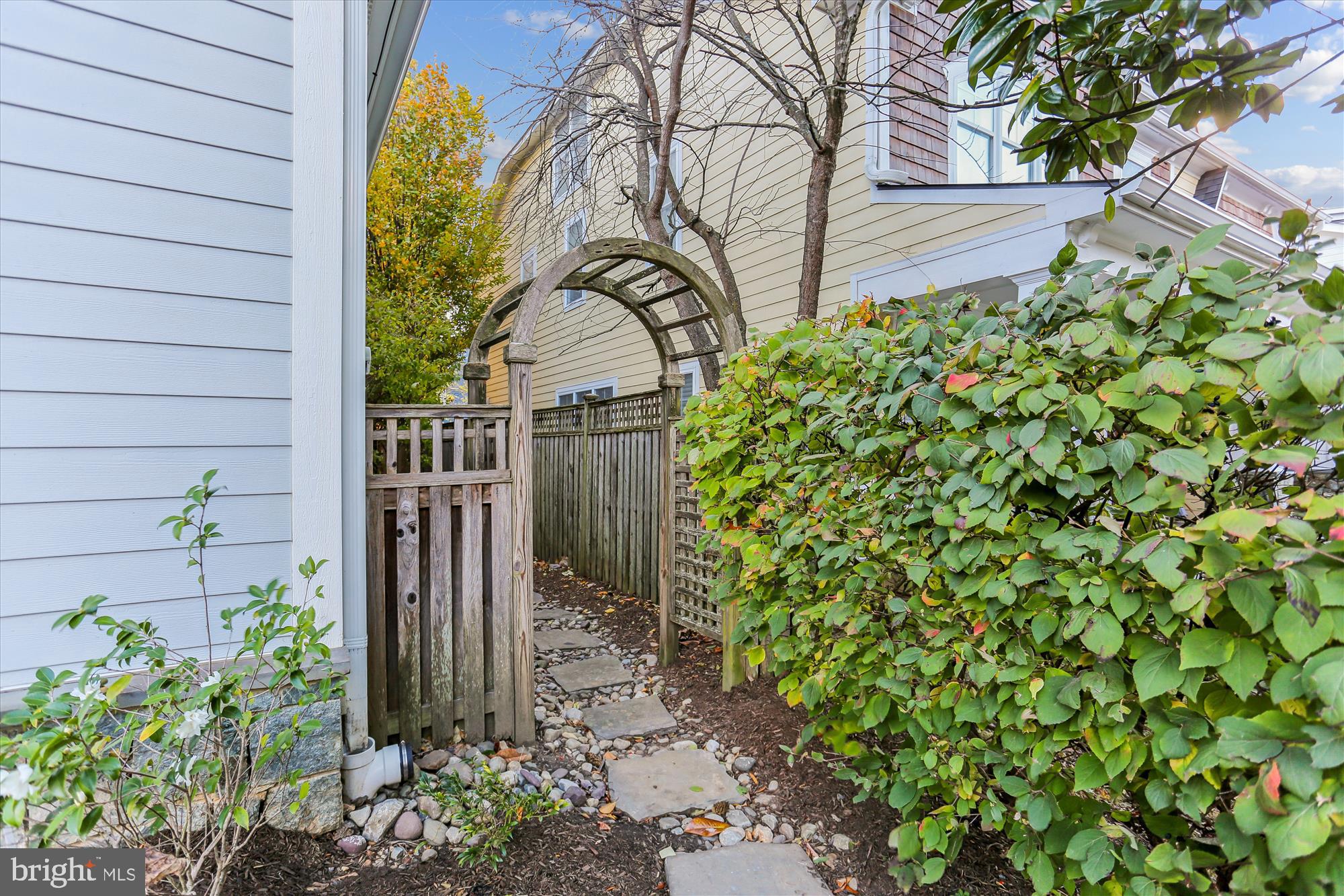 5502 ROOSEVELT STREET