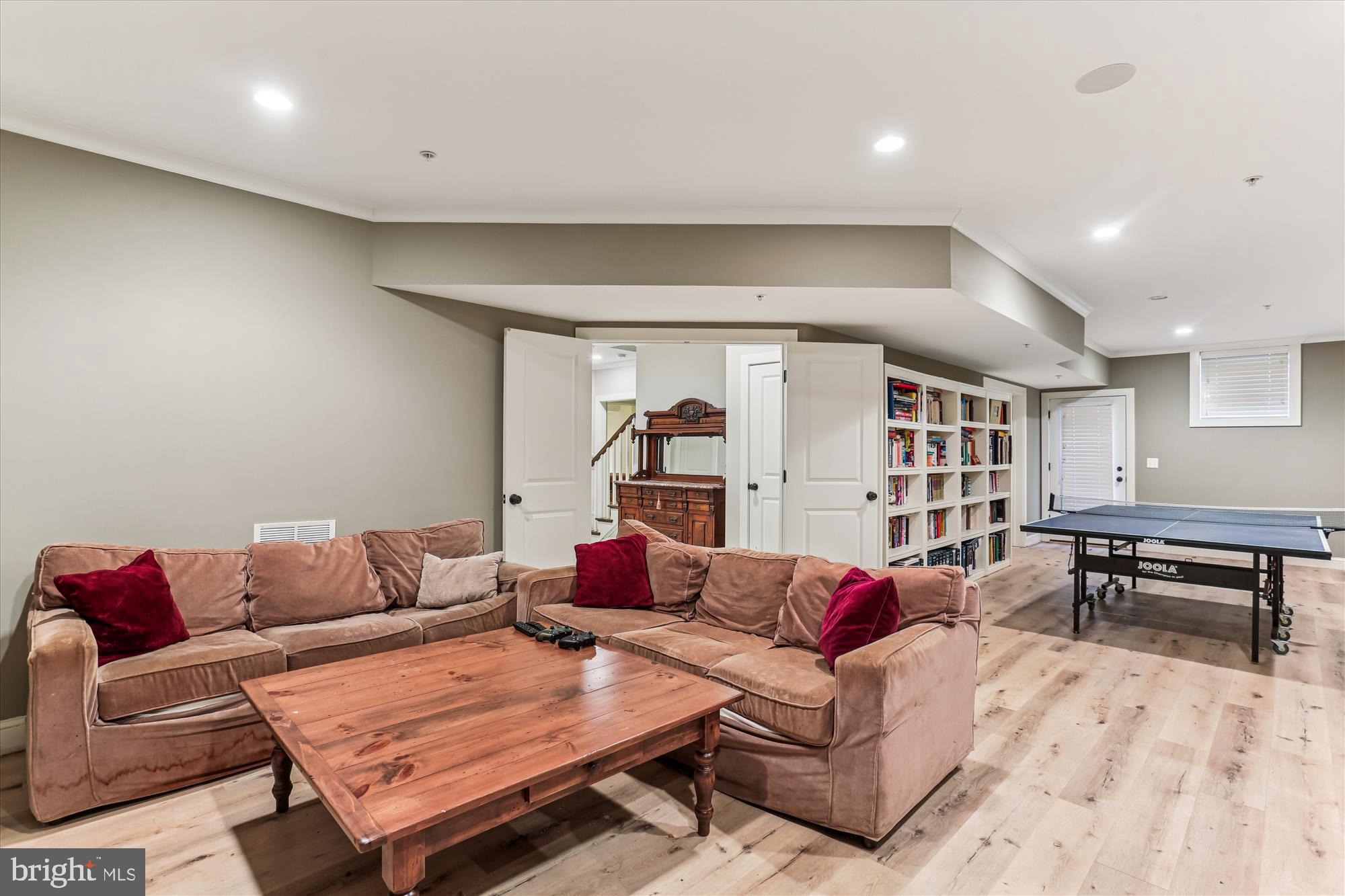 5502 ROOSEVELT STREET