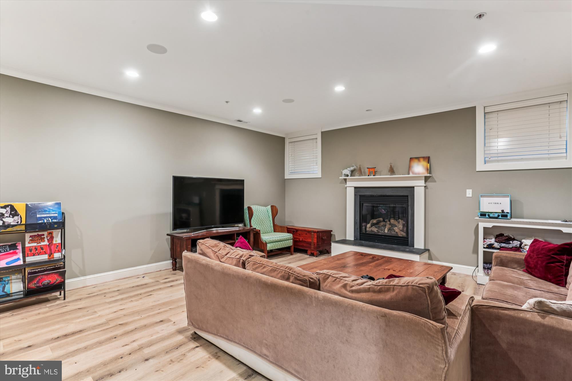 5502 ROOSEVELT STREET