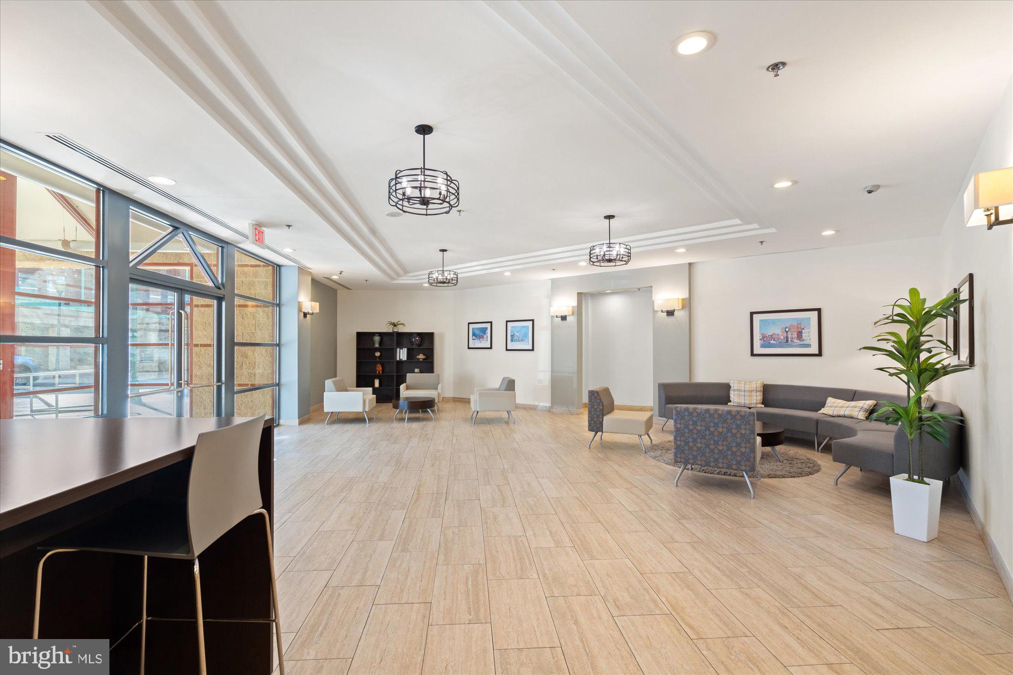 24 COURTHOUSE SQUARE 804