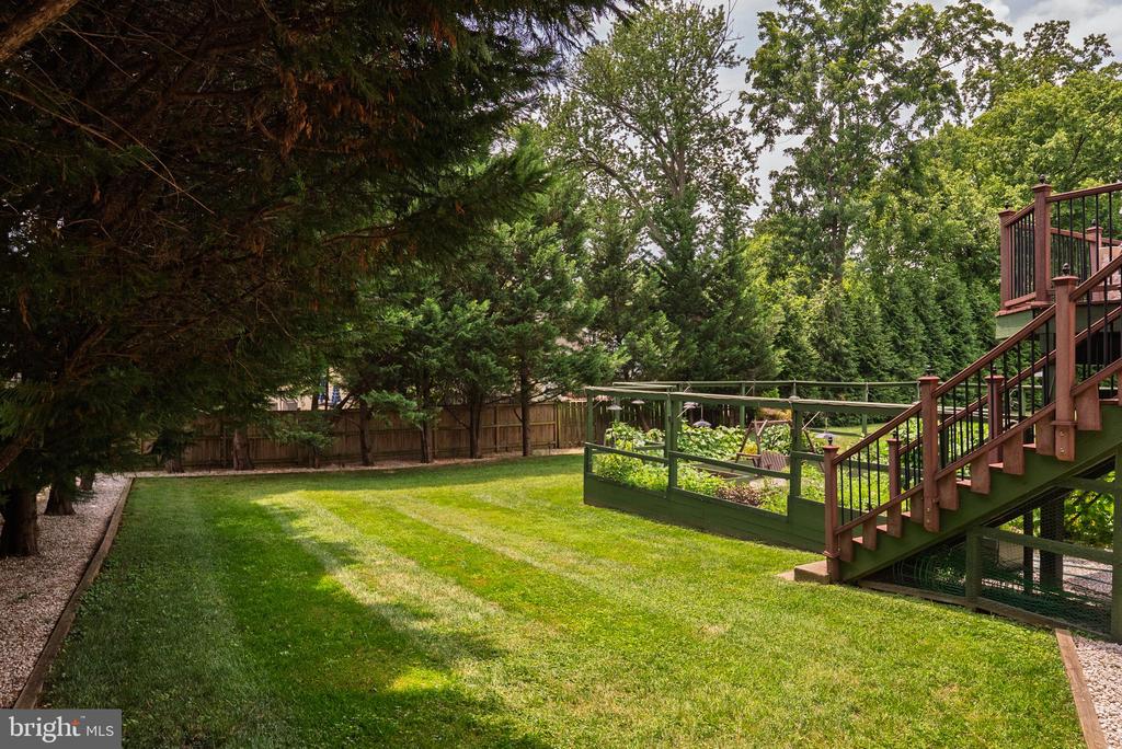 5812 LONE OAK DRIVE