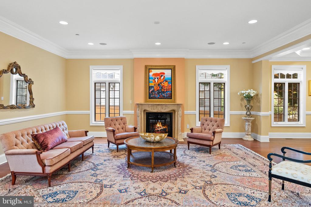 5812 LONE OAK DRIVE