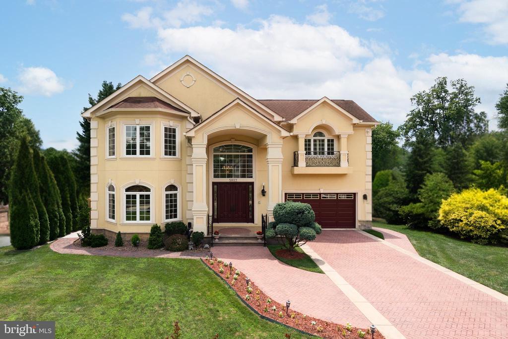 5812 LONE OAK DRIVE