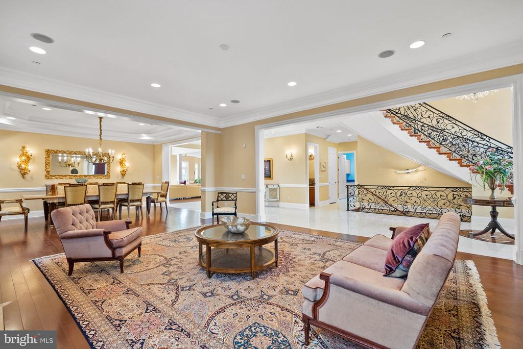 5812 LONE OAK DRIVE