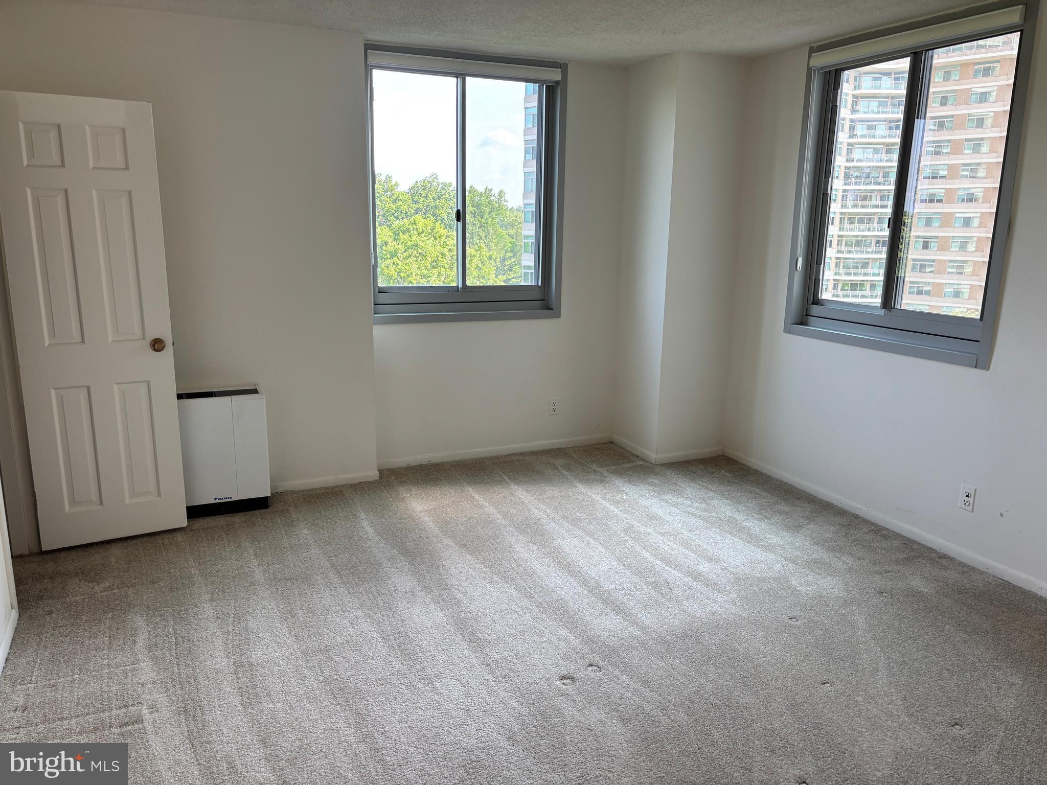 4601 N PARK AVENUE 909