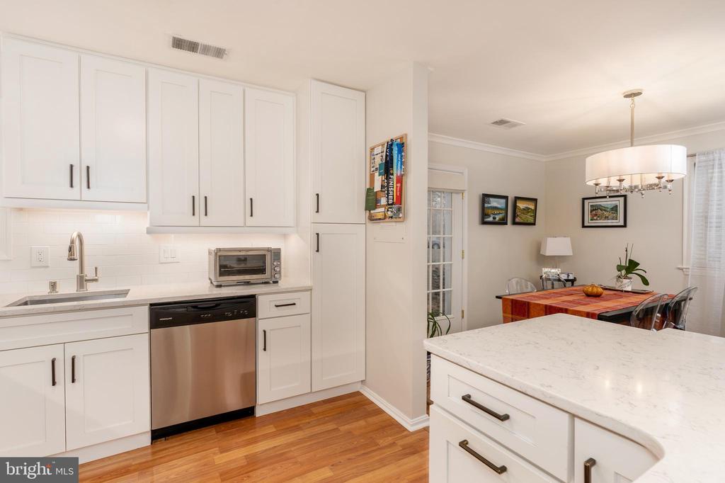5050 BRADLEY BOULEVARD 6