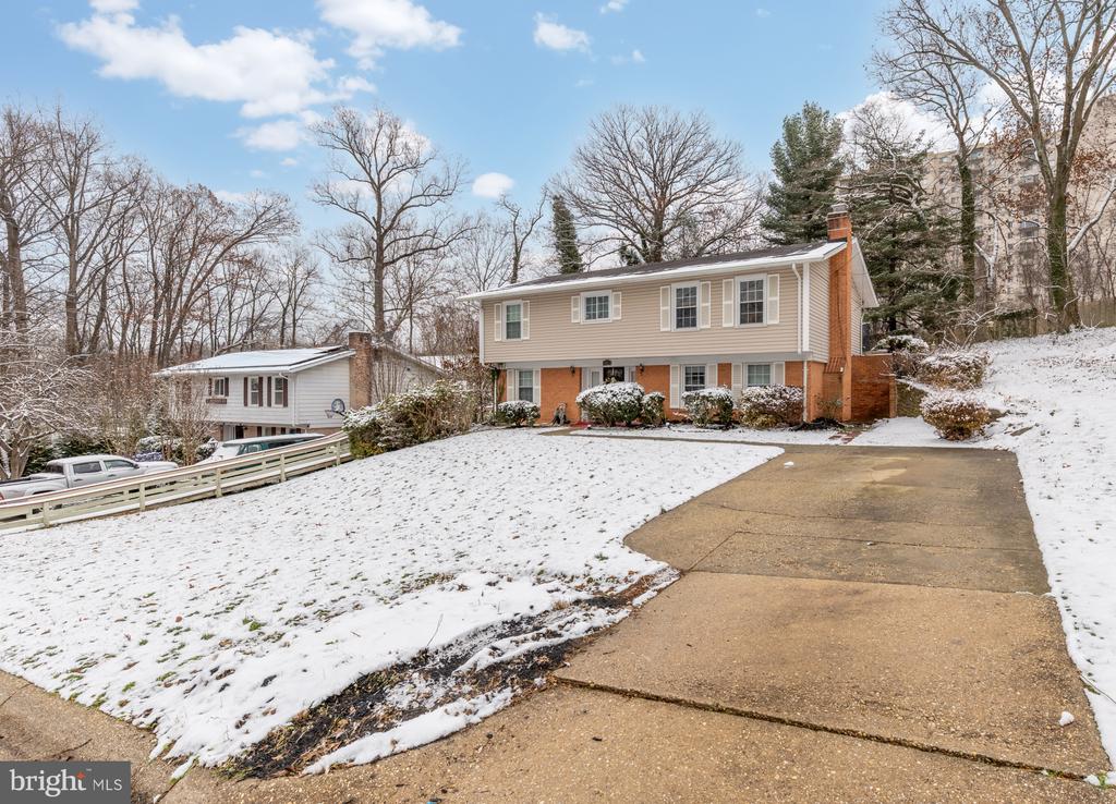 1513 MENLEE DRIVE