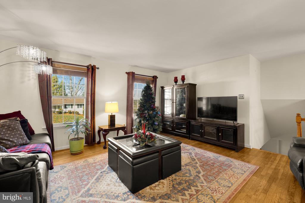 1513 MENLEE DRIVE