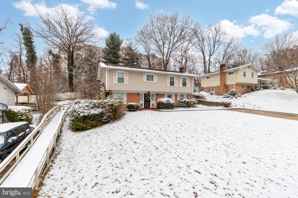 1513 MENLEE DRIVE