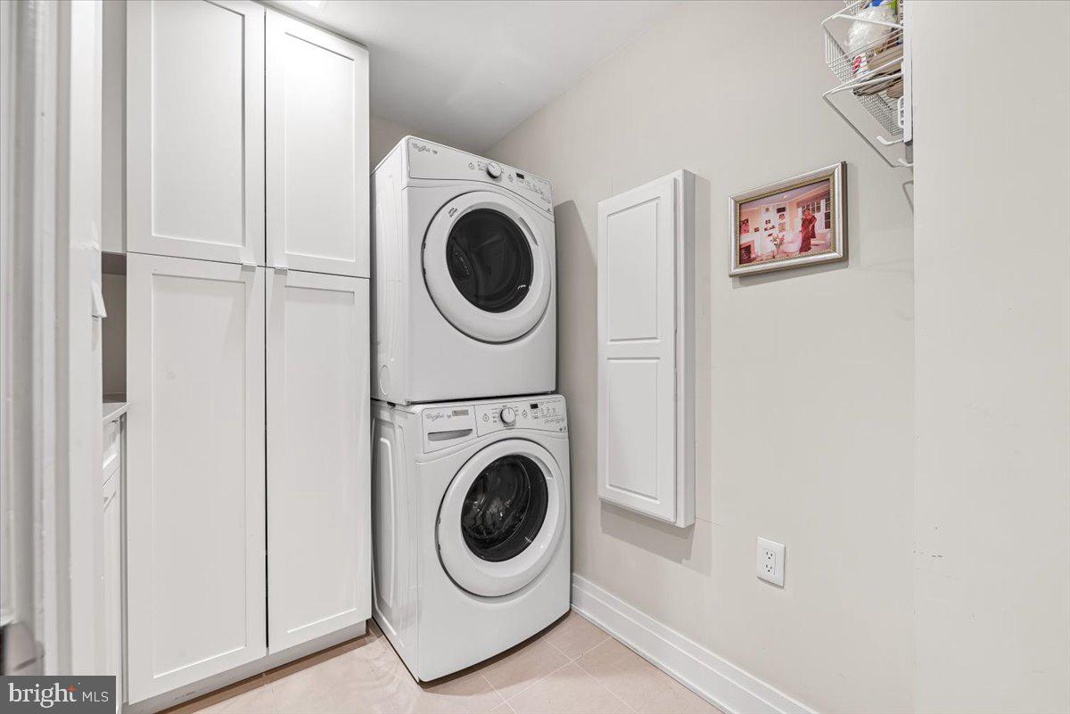 4901 HAMPDEN LANE 205