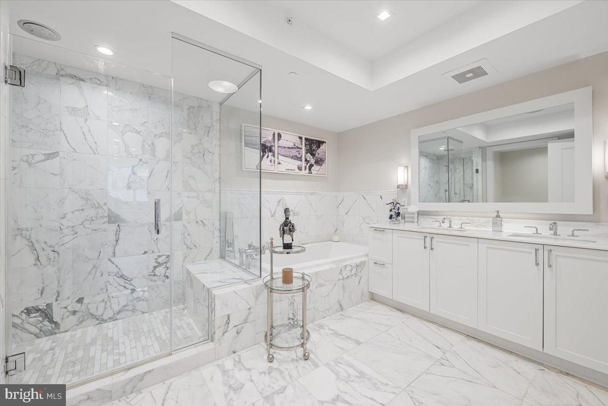 4901 HAMPDEN LANE 205