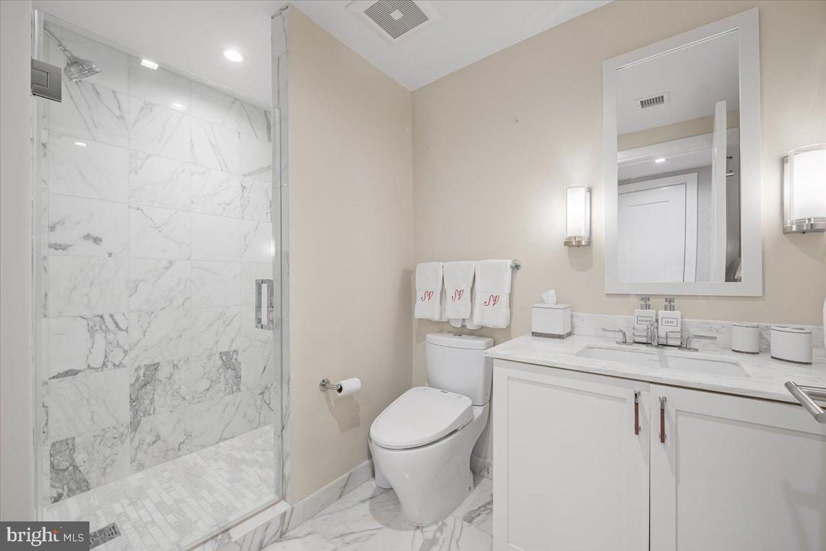 4901 HAMPDEN LANE 205