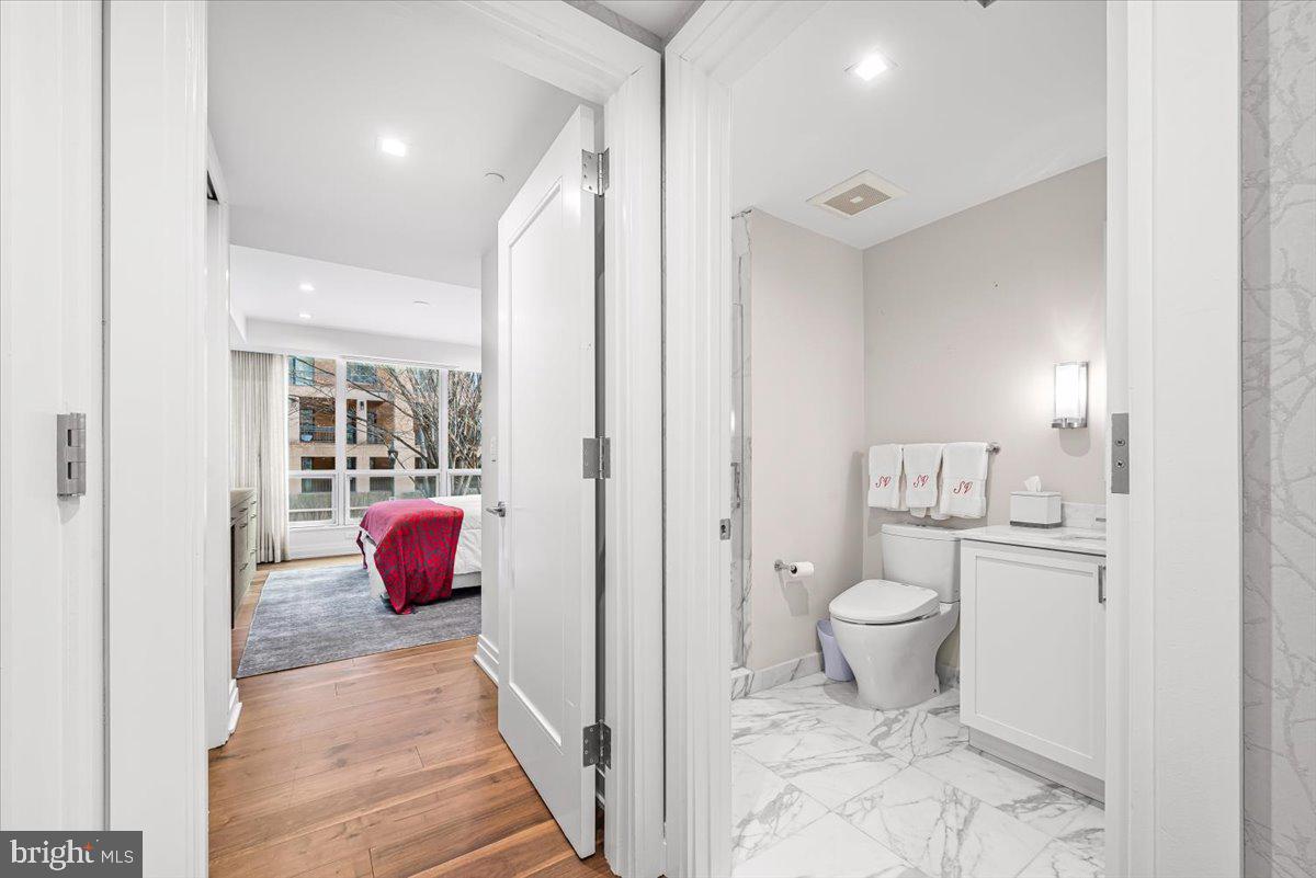 4901 HAMPDEN LANE 205