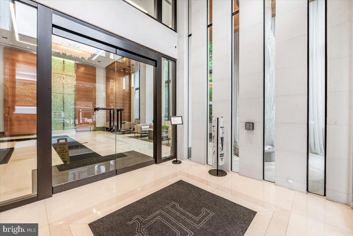 4901 HAMPDEN LANE 205