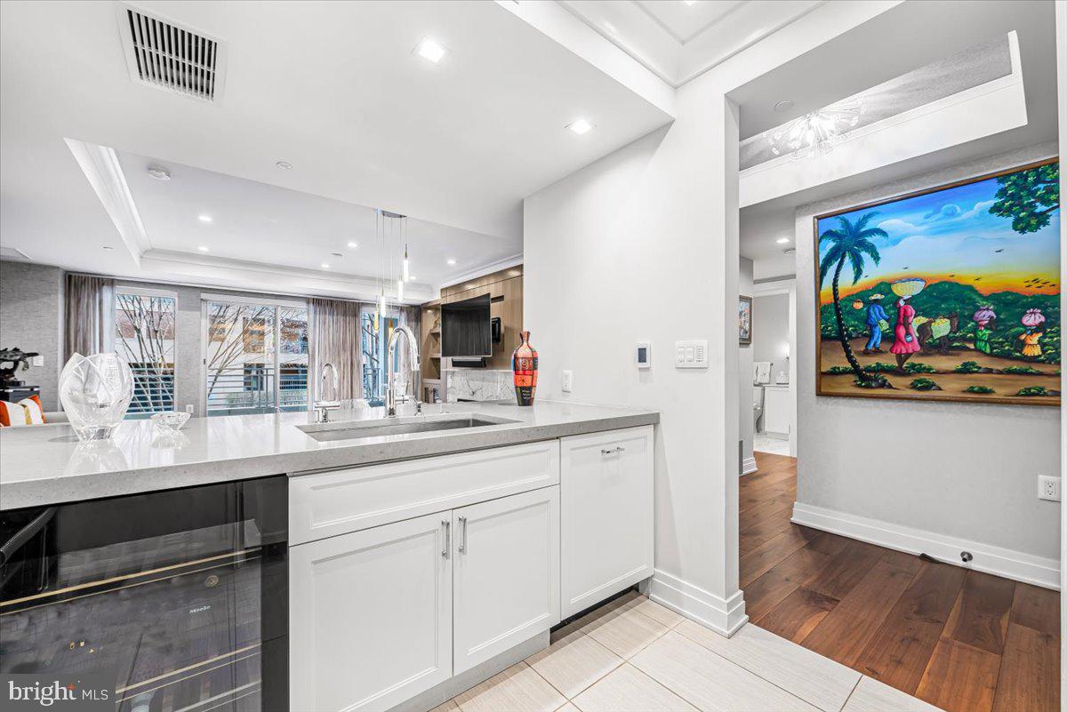 4901 HAMPDEN LANE 205