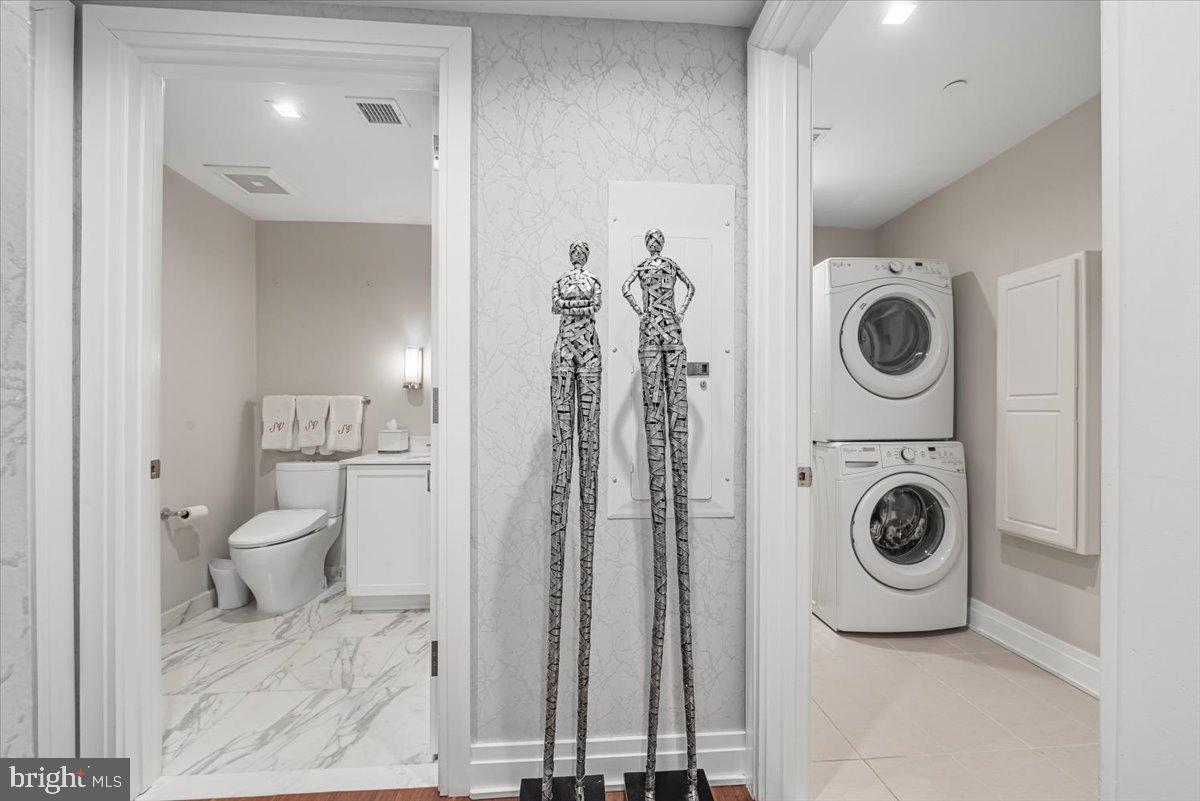 4901 HAMPDEN LANE 205